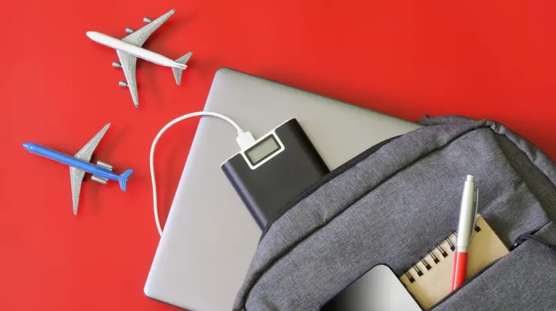 Пауэрбанки под запретом: как изменятся правила их перевозки в самолетах