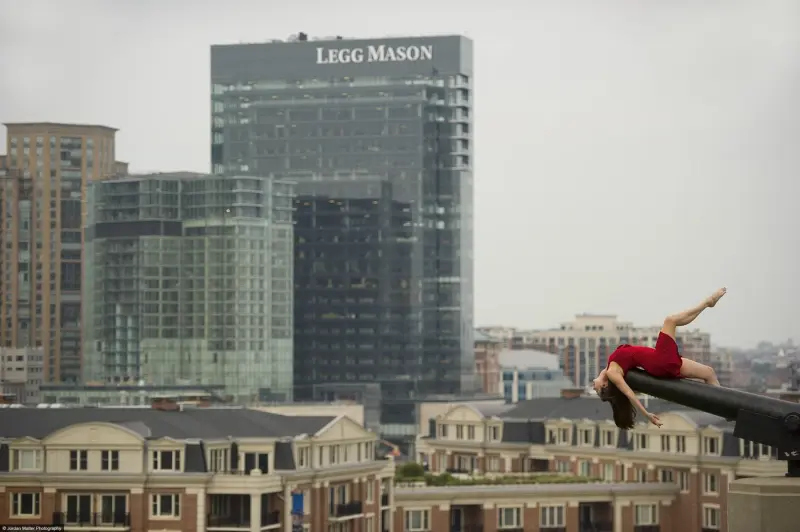 Балет в метро и душе: как танцоры оживляют обыденность