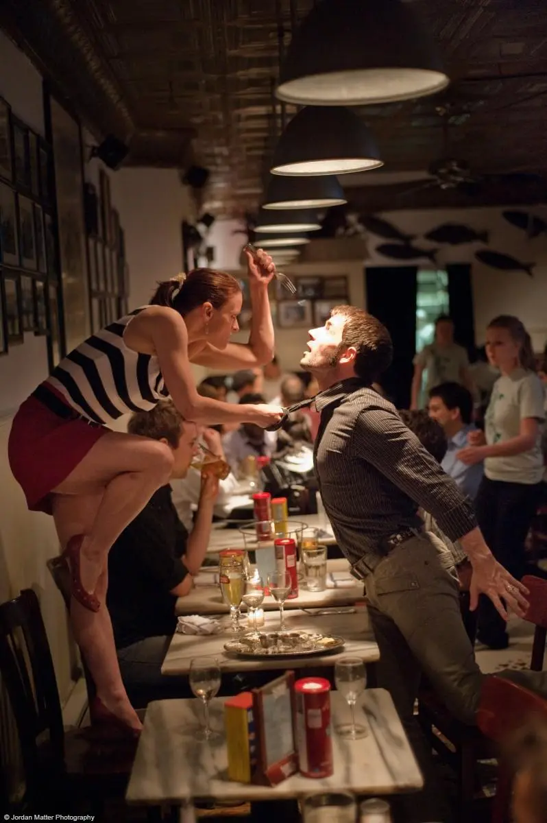 Балет в метро и душе: как танцоры оживляют обыденность