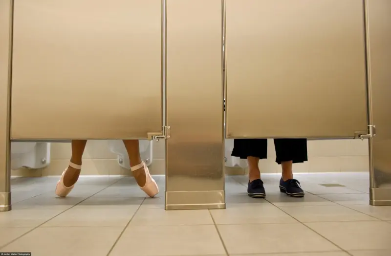 Балет в метро и душе: как танцоры оживляют обыденность