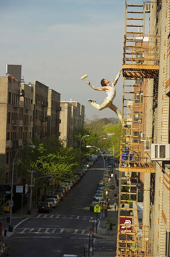 Балет в метро и душе: как танцоры оживляют обыденность