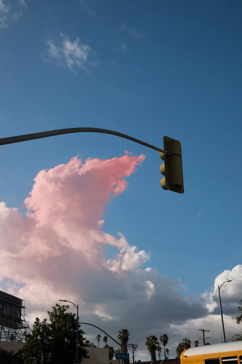 Сюрреалистический эскапизм Кан Хи Ким: когда фотошоп заменяет путешествия