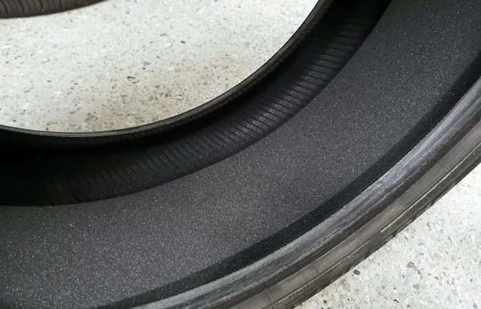 Поролон в шинах: секрет тишины или риск для безопасности?