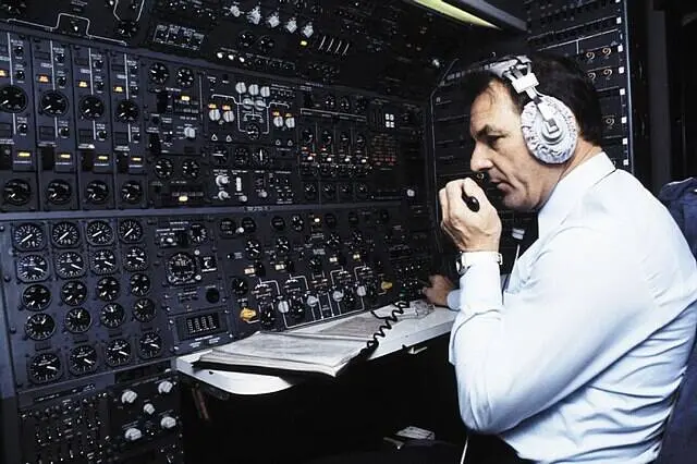 Как технологии оставили штурманов и бортмехаников на земле