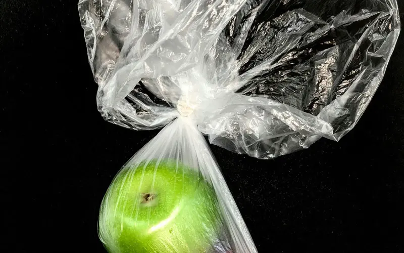 Гениальный трюк: как за секунды развязать любой тугой узел на пакете