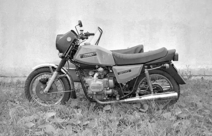 Забытый советский спортбайк: Почему ИЖ-500 так и не поехал