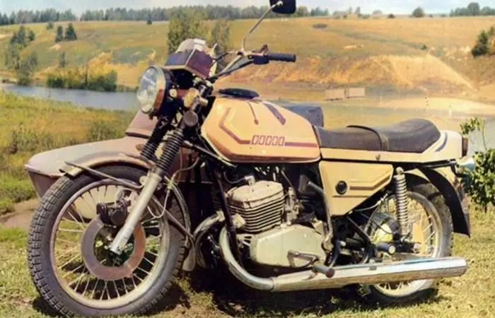 Забытый советский спортбайк: Почему ИЖ-500 так и не поехал