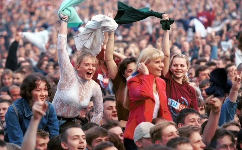 Архивные кадры 90-х: как это было