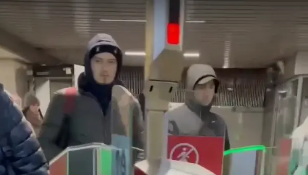 Славянский патруль: теневые контролеры метро, которые заставляют платить за проезд