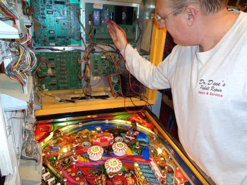 Новый босс уволил «странного» работника, а потом узнал, что тот приносил 50% денег