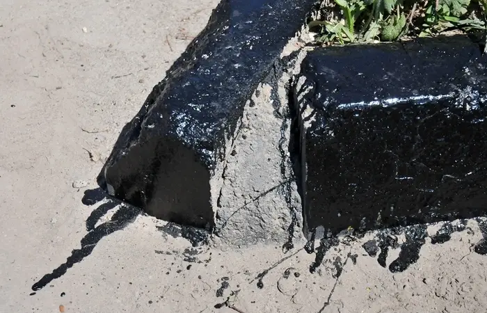 Черные зубы и смоляные лица: что жевали советские дети на стройках