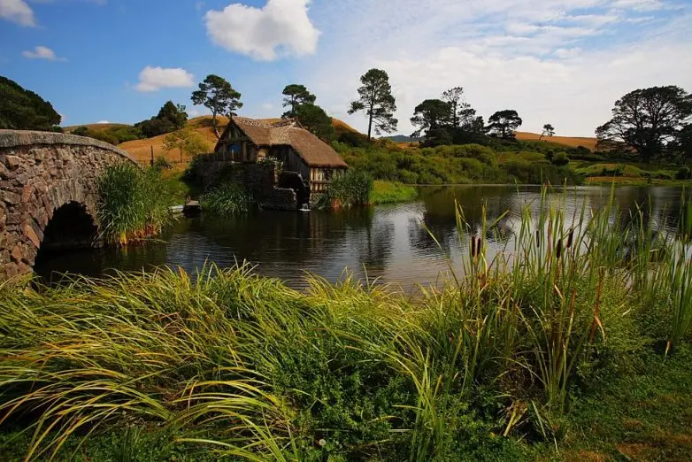 Реальная Шира: Как ферма в Новой Зеландии стала Хоббитоном и привлекает тысячи туристов
