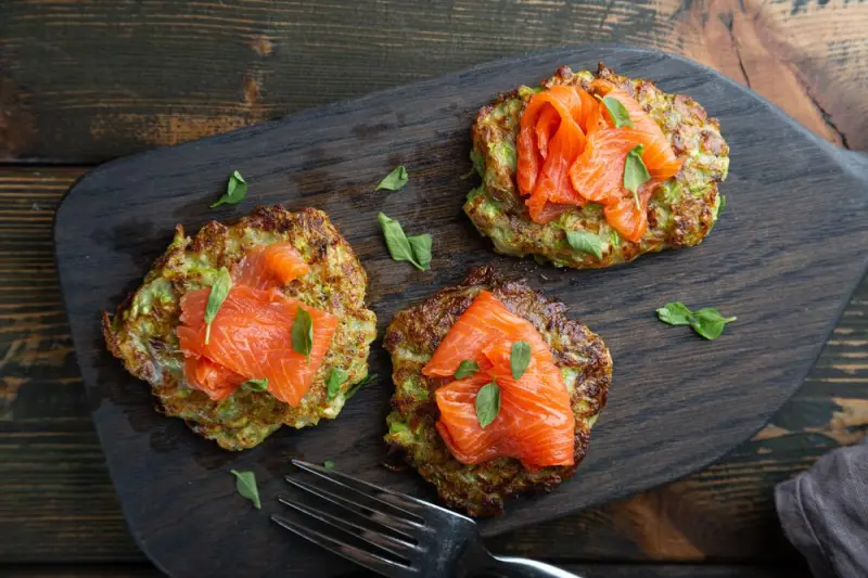 Кабачковые оладьи: универсальный рецепт для вкусного и полезного завтрака