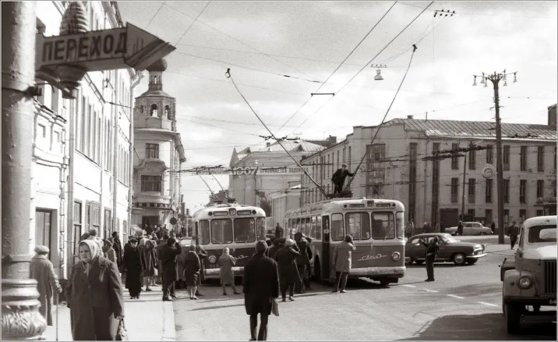Троллейбус на Петровке
