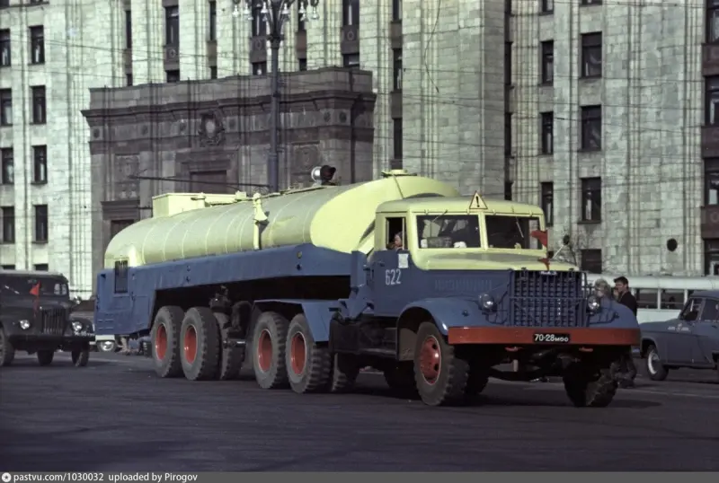 КрАЗ-258Б на Садовом кольце