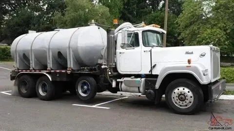 Топливозаправщик Mack Superliner Топливозаправщик Mack Superliner
