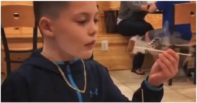 Эффектный десерт «Дыхание дракона»: злаки, замороженные жидким азотом