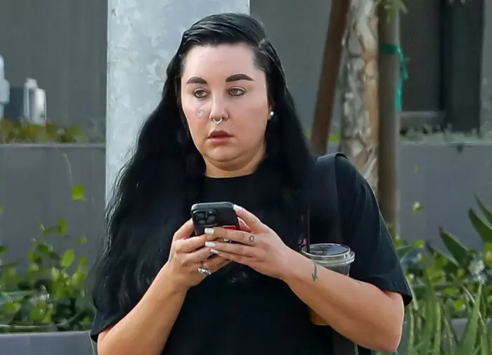 Аманда Байнс