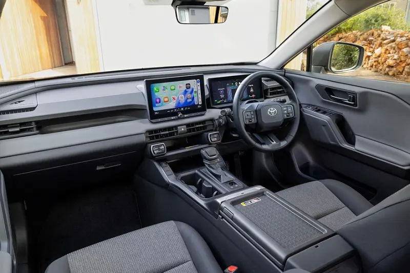 Электрического RAV4 не будет: Toyota делает ставку на гибриды и модель bZ4X