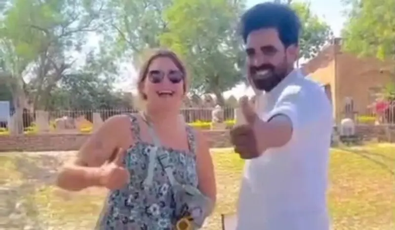 Блогер оскорбил российскую туристку в Индии: видео со скандалом