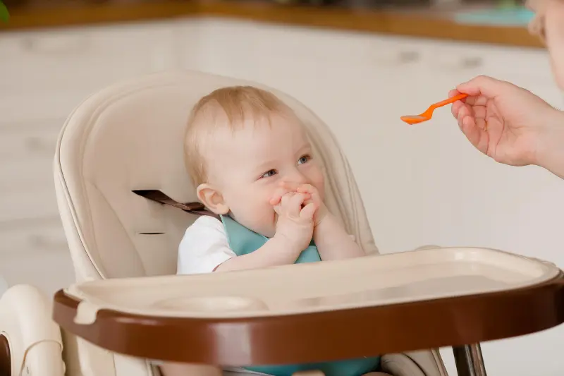 Как правильно вводить кашу в прикорм: подробный гид для родителей