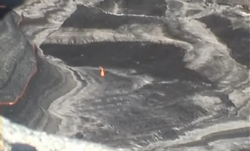 Один камень — и вулкан проснулся: опасный эксперимент на краю лавового озера