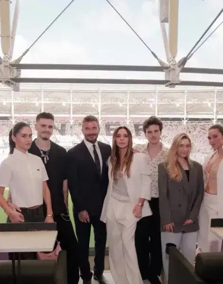 Виктория Бекхэм и Джеки Апостел: новая гармония на фоне семейного разлада