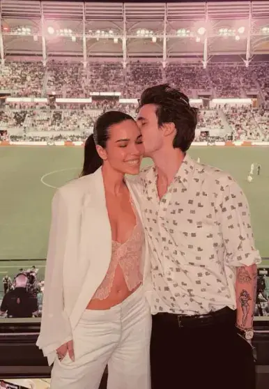 Виктория Бекхэм и Джеки Апостел: новая гармония на фоне семейного разлада