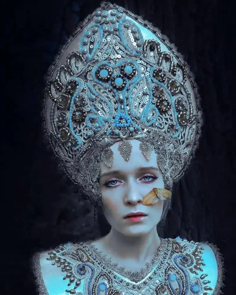 Тёмная сказка в ткани: готические шедевры польской художницы