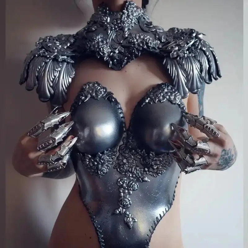 Тёмная сказка в ткани: готические шедевры польской художницы