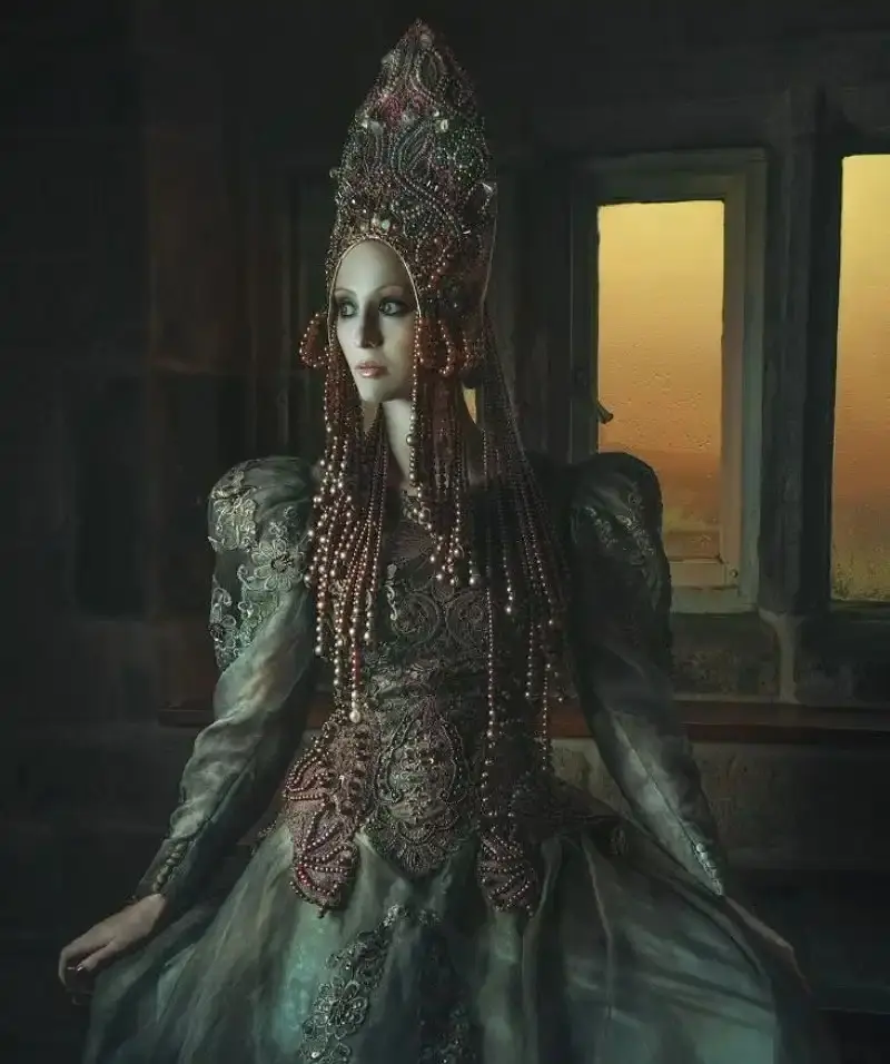 Тёмная сказка в ткани: готические шедевры польской художницы