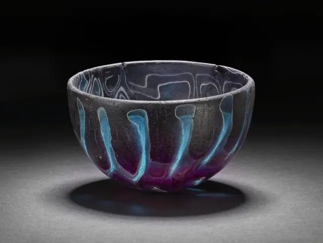 Неожиданные сокровища: 18 загадочных артефактов из глубины веков