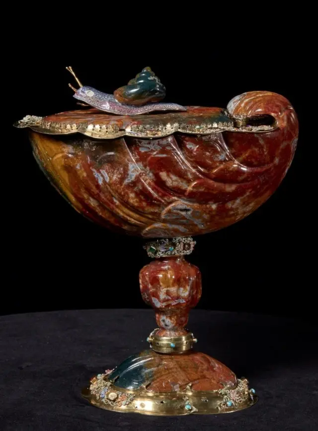 Неожиданные сокровища: 18 загадочных артефактов из глубины веков