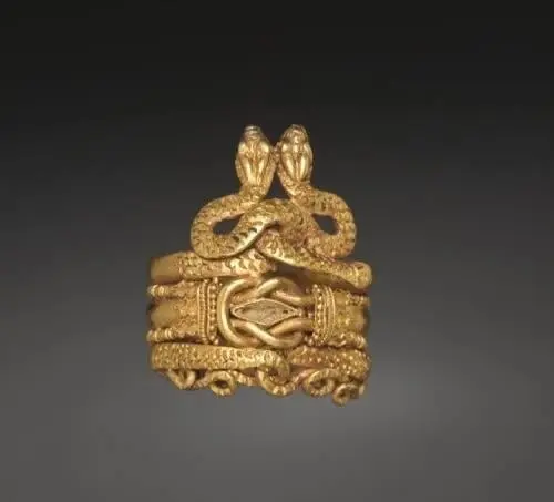 Неожиданные сокровища: 18 загадочных артефактов из глубины веков