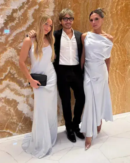 Харпер Бекхэм вышла в свет в образе, копирующем стиль её знаменитой матери