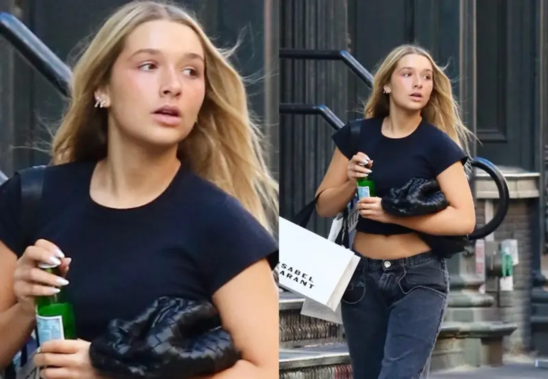 Харпер Бекхэм вышла в свет в образе, копирующем стиль её знаменитой матери