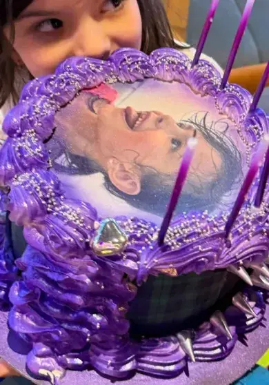 Светлана Иванова поздравила дочь Миру с 8-летием трогательными фото