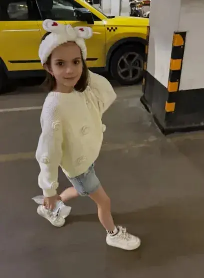 Светлана Иванова поздравила дочь Миру с 8-летием трогательными фото