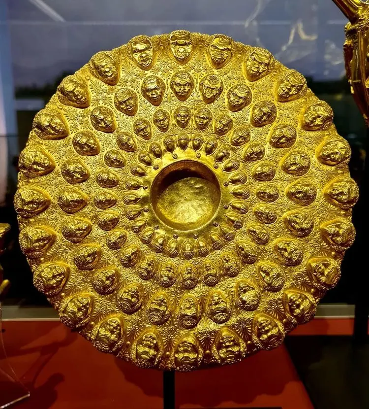 Артефакты, которые выглядят как послания из будущего артефакты, древность, история, археология, загадки, технологии, искусство, музей, находки