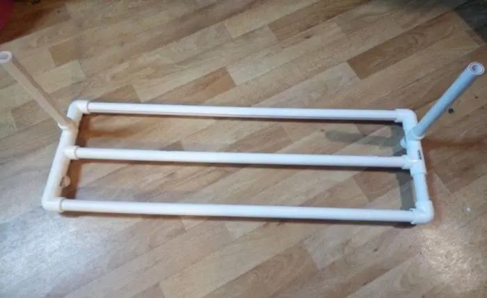 Самодельная сушилка для обуви из труб: безопасная альтернатива батарее сушилка, обувь, пластиковые трубы, отопление, зима, своими руками, мастер-класс, домашние хитрости