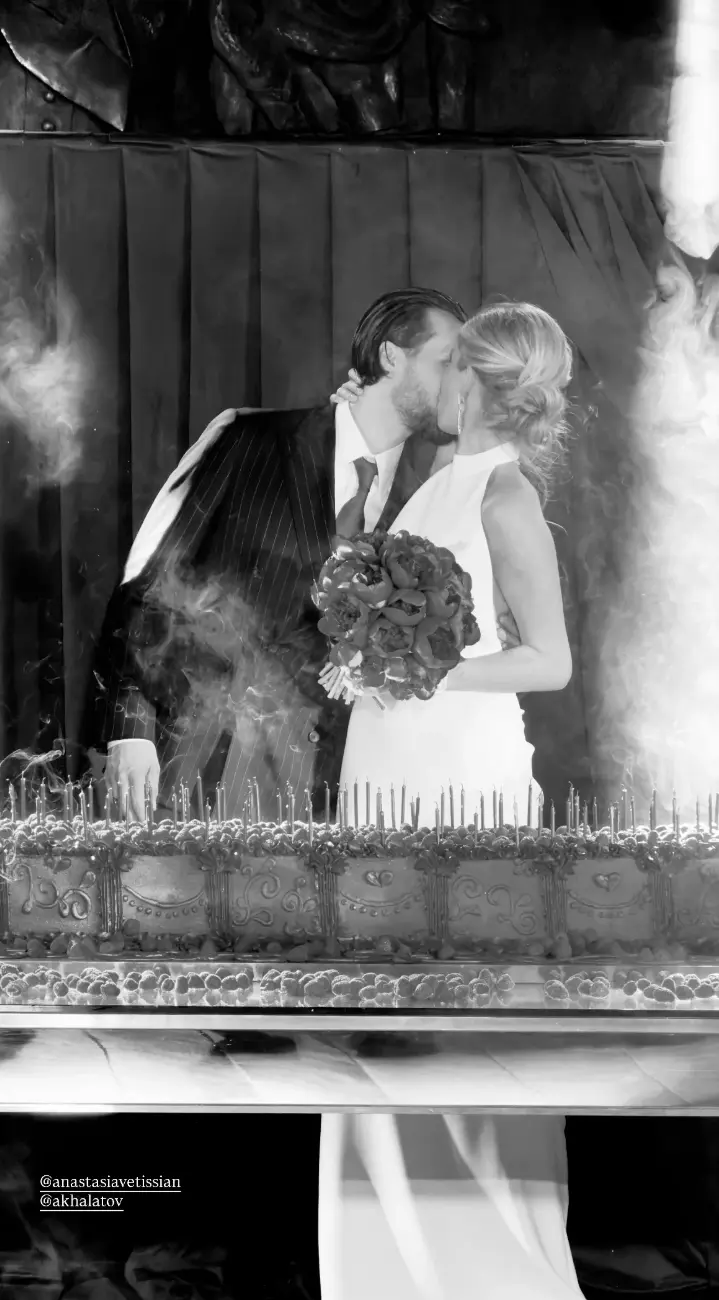 Роскошная свадьба дочери миллиардера: два платья, звездные гости и трендовый торт свадьба, Анастасия Аветисян, Артур Халатов, Владимир Аветисян, миллиардер, галерея Церетели, Москва, знаменитости, роскошь, платья