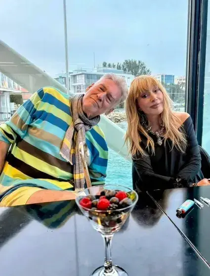 Алла Пугачёва отметила 77-летие на Кипре в кругу семьи и друзей Алла Пугачёва, Артемий Троицкий, день рождения, Кипр, семья, знаменитости, эмиграция