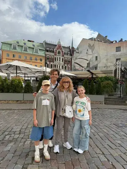 Алла Пугачёва отметила 77-летие на Кипре в кругу семьи и друзей Алла Пугачёва, Артемий Троицкий, день рождения, Кипр, семья, знаменитости, эмиграция