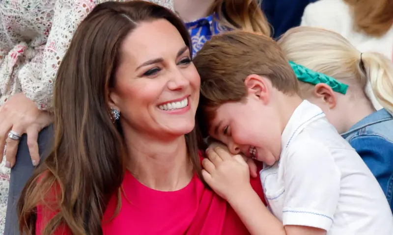 Принцу Луи — 8 лет: новый портрет и трогательные поздравления от родителей