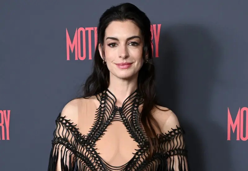 «Нехаляльный» выход: Энн Хэтэуэй снова появилась в полупрозрачном наряде на фоне разговоров о религии