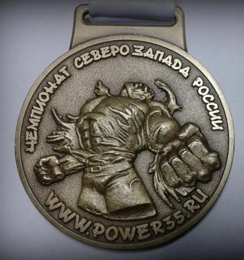 Странные значки из СССР: от Золотого Теленка до каннибалов советские значки, странные значки, орден, ветеран труда, приколы, фалеристика, ссср, юмор, подборка