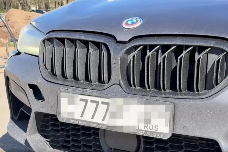 Штраф за отсутствие флага: ГИБДД ловит нарушителей на дорогах ГИБДД, штраф, флаг России, триколор, номера, автомобиль, 2025, рейд, Тверь, закон