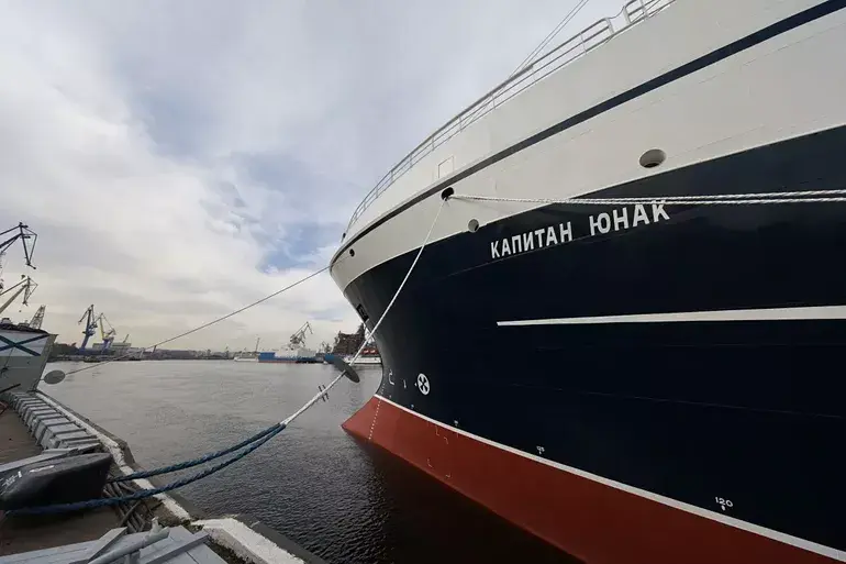 Гигант на воде: что умеет новый российский супертраулер «Капитан Юнак»? супертраулер, СТ-192, Капитан Юнак, Адмиралтейские верфи, РРПК, рыболовный траулер, безотходное производство, российское судно, Дальний Восток