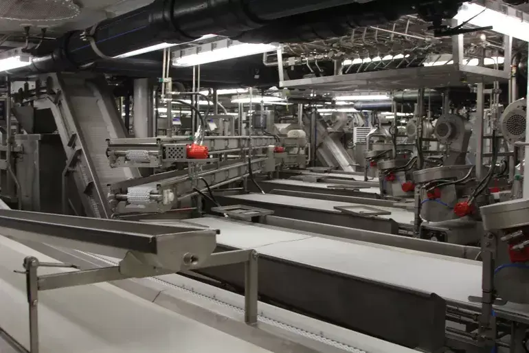 Гигант на воде: что умеет новый российский супертраулер «Капитан Юнак»?