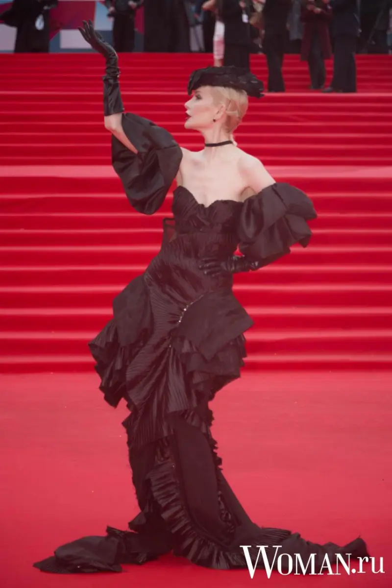 Тихая роскошь: как звезды покоряли закрытие ММКФ-2026 ММКФ, кинофестиваль, звезды, красная дорожка, мода, стиль, образы, Юлия Снигирь, Елизавета Боярская, Ляйсан Утяшева, Анна Калашникова, Анетта Орлова, Кристина Асмус